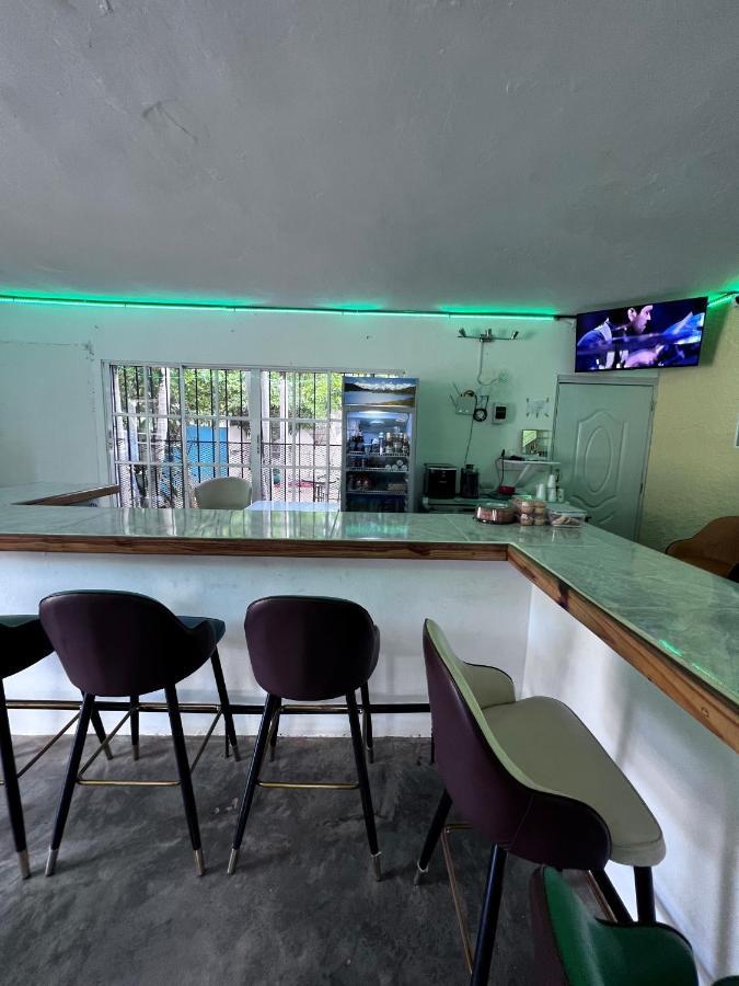 Sunrise Internet Cafe And Hotel ลาสแตร์เรนาส ภายนอก รูปภาพ